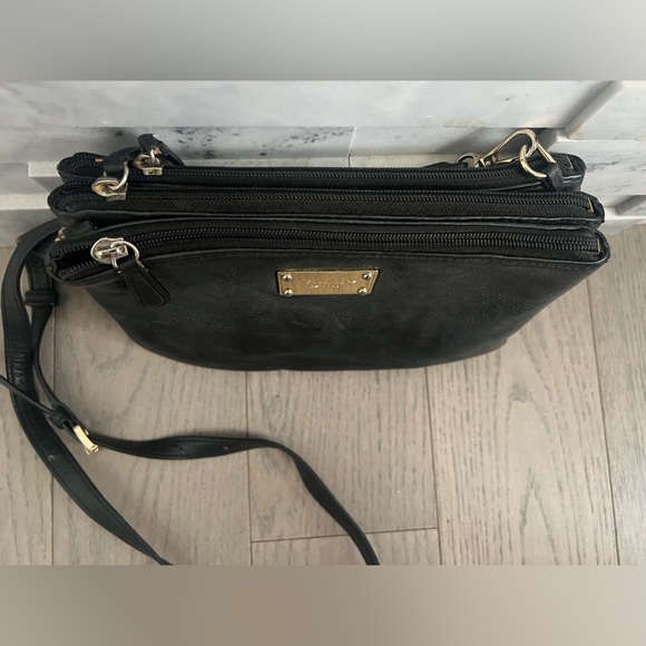Michael Kors crossbody purse, black - Picture 2 of 3